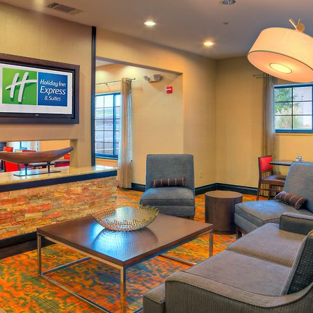Holiday Inn Express And Suites Granbury By Ihg Exterior photo