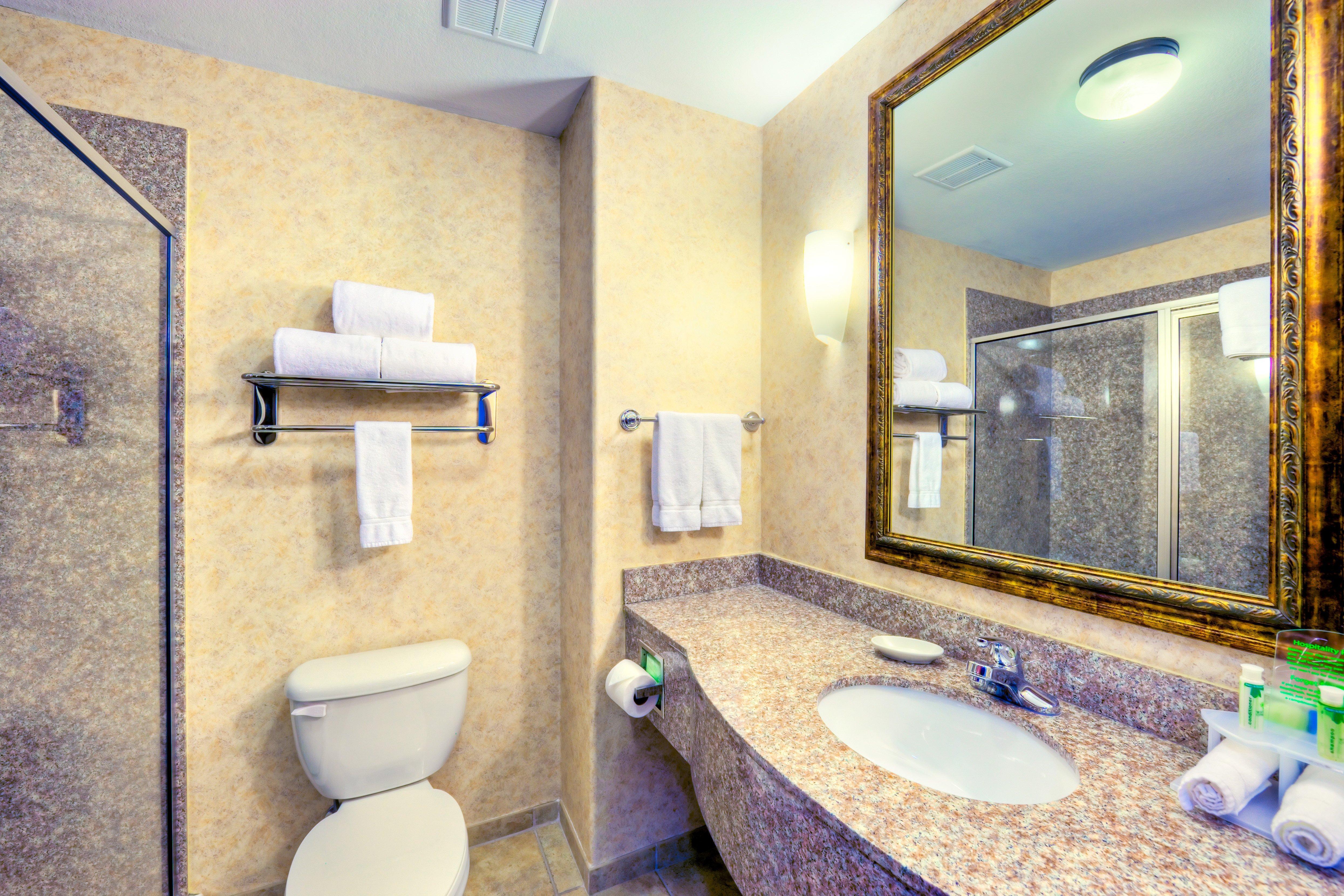 Holiday Inn Express And Suites Granbury By Ihg Exterior photo