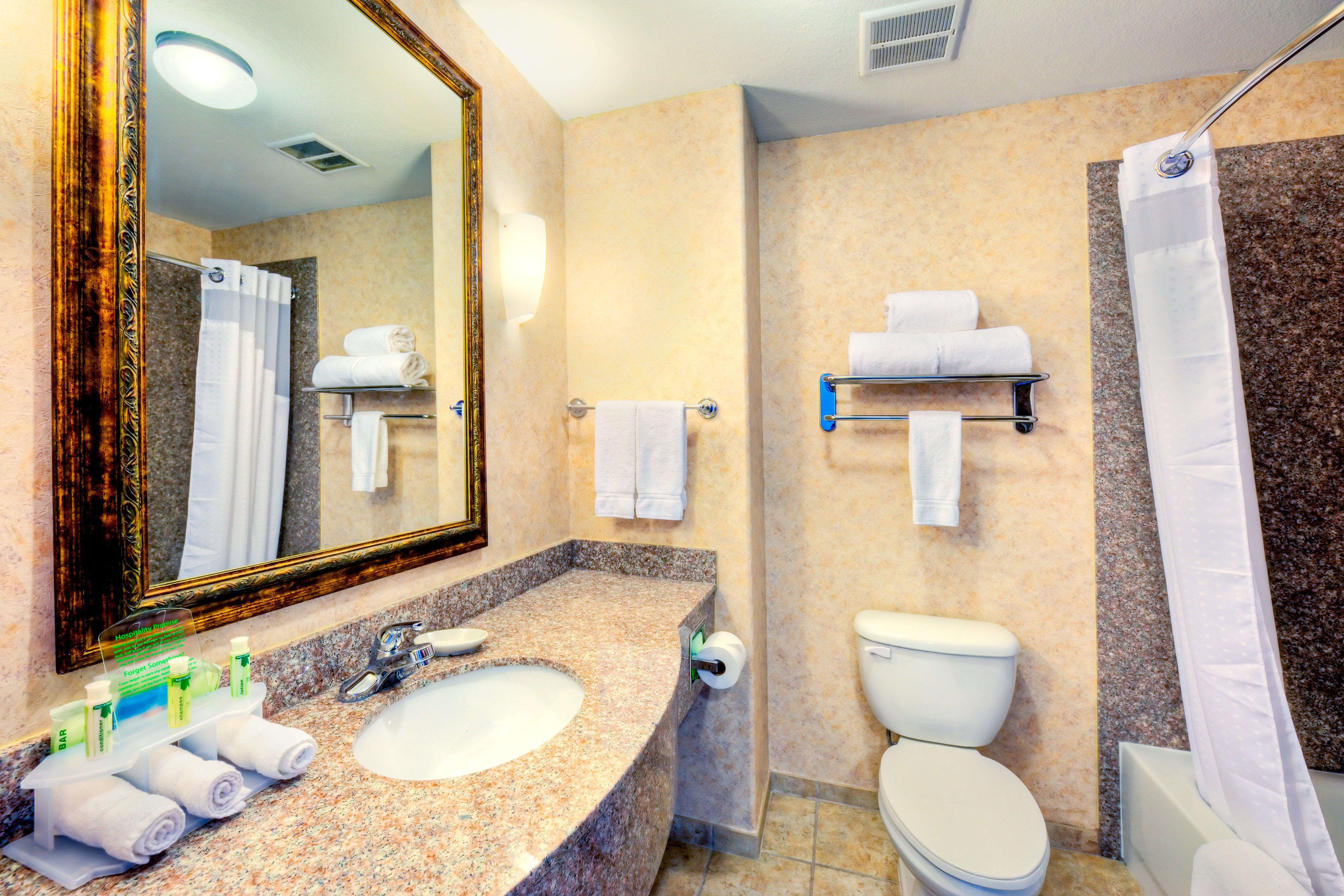 Holiday Inn Express And Suites Granbury By Ihg Exterior photo