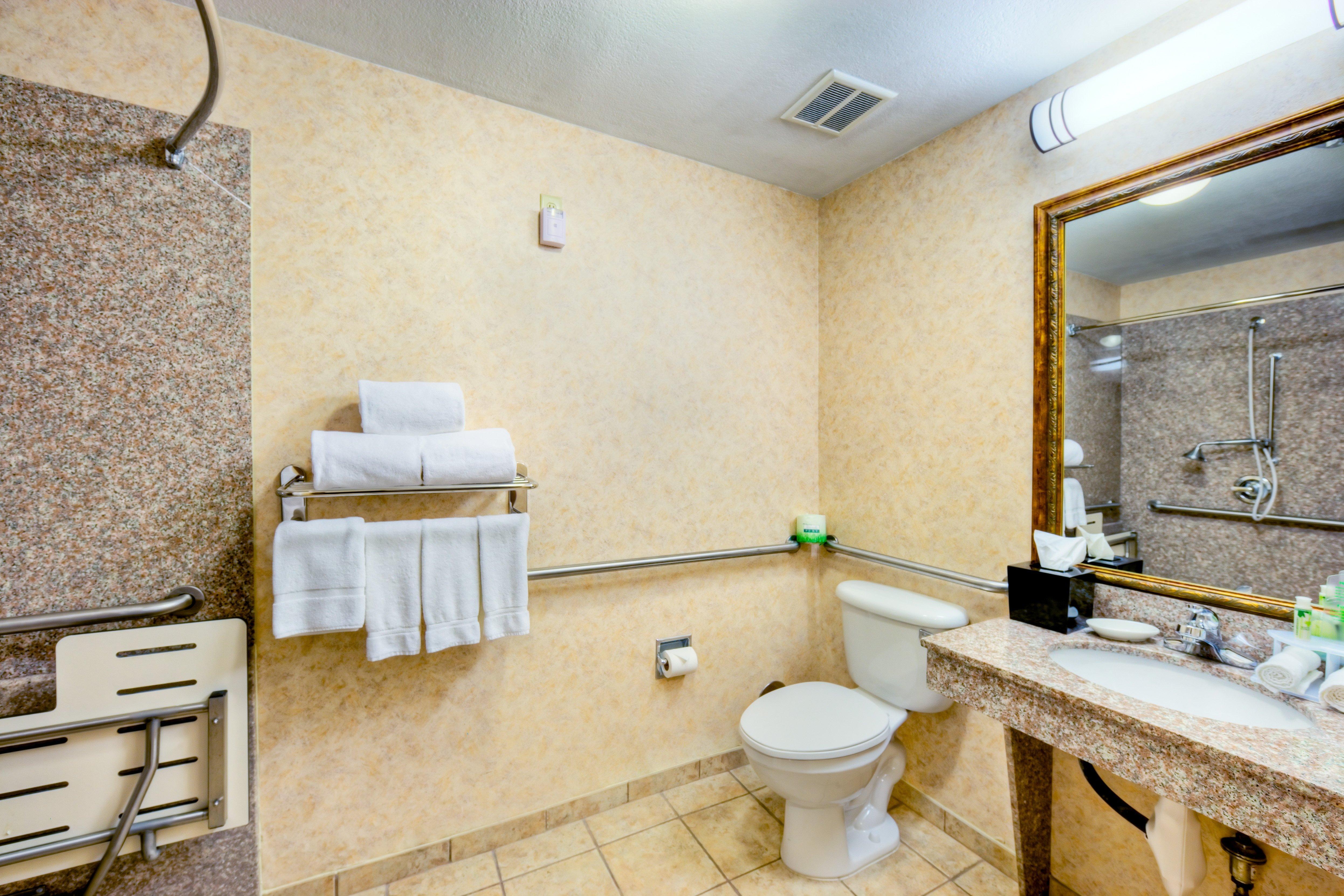 Holiday Inn Express And Suites Granbury By Ihg Exterior photo