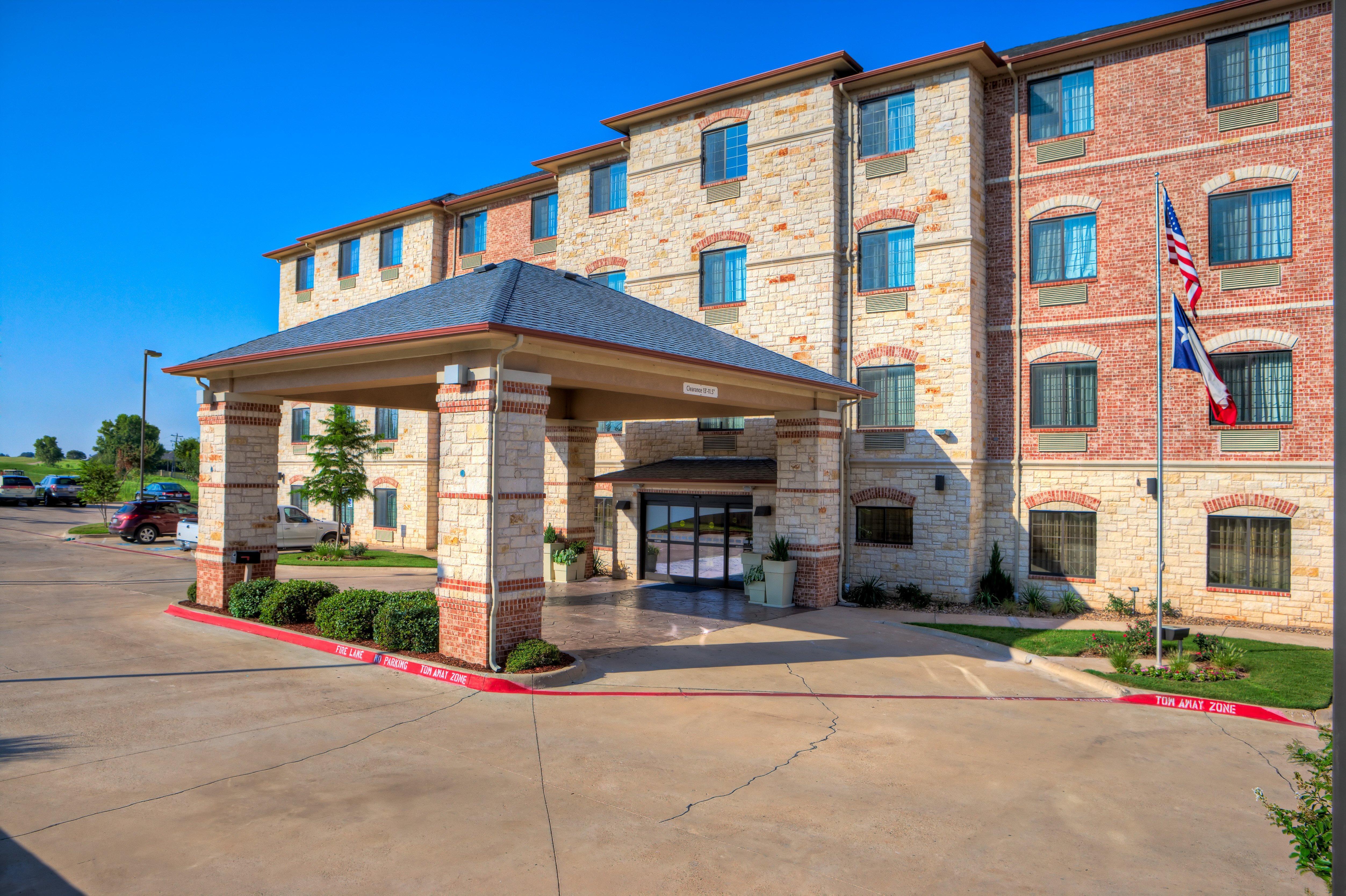 Holiday Inn Express And Suites Granbury By Ihg Exterior photo