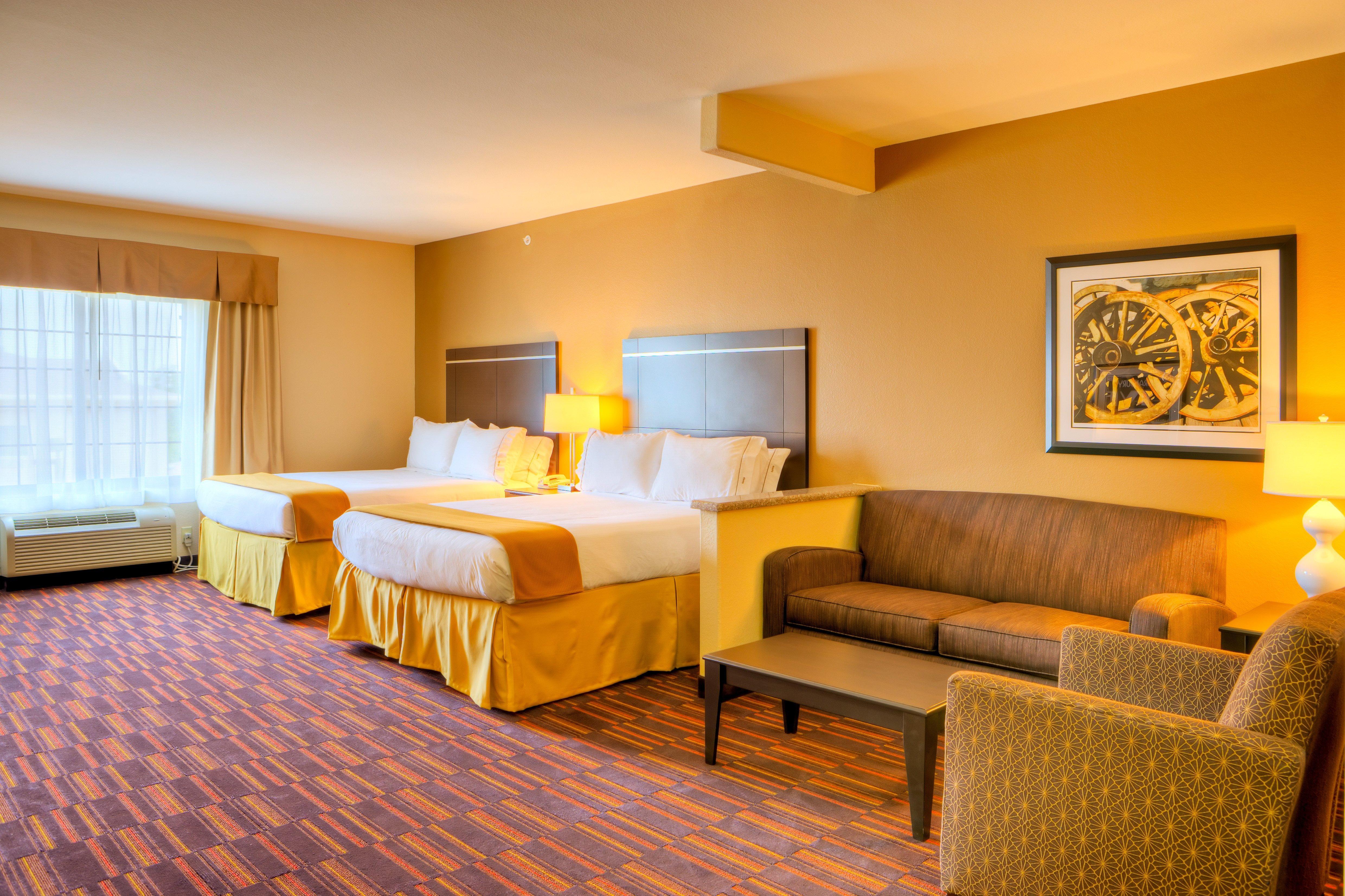 Holiday Inn Express And Suites Granbury By Ihg Exterior photo