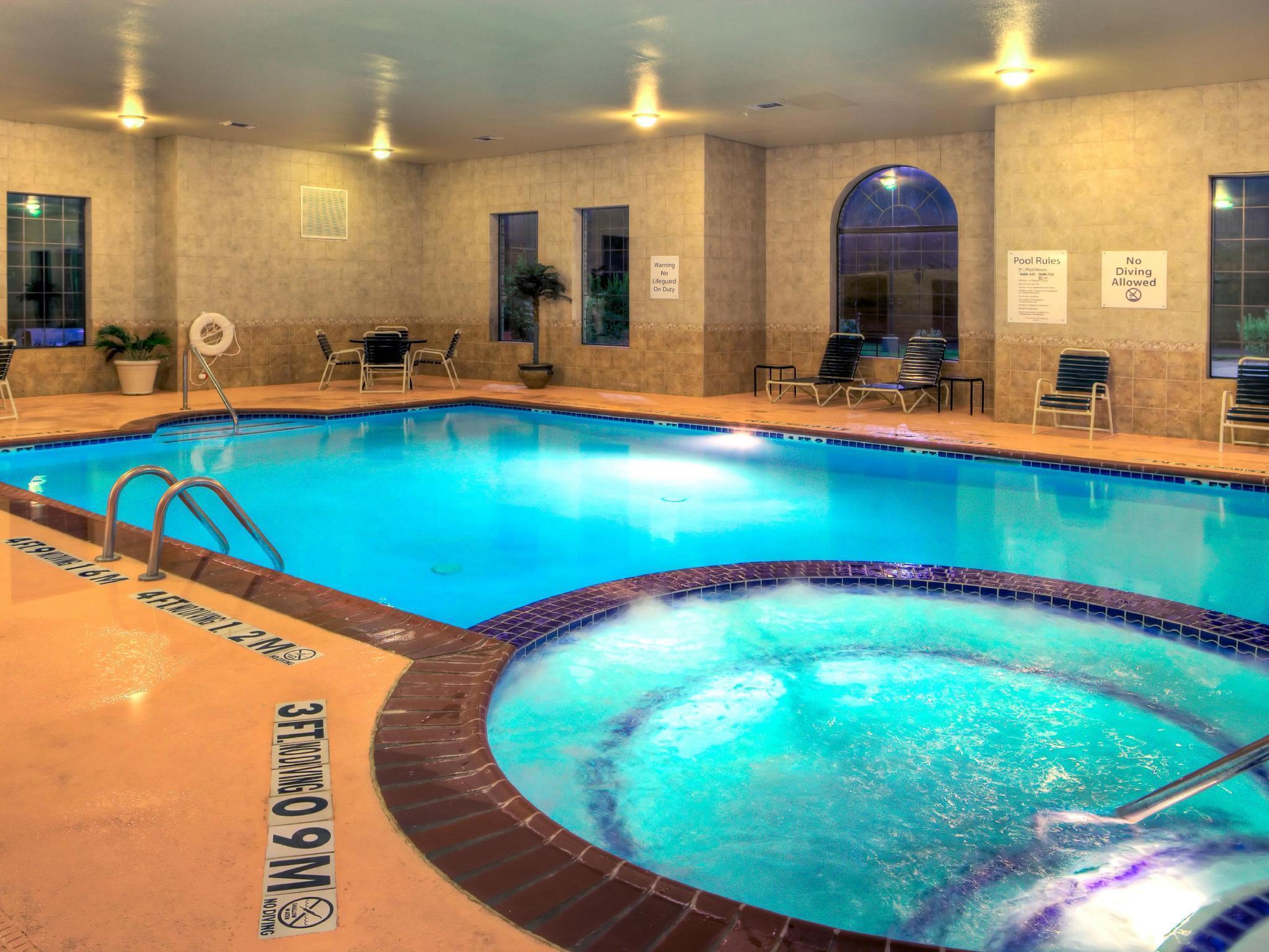Holiday Inn Express And Suites Granbury By Ihg Exterior photo