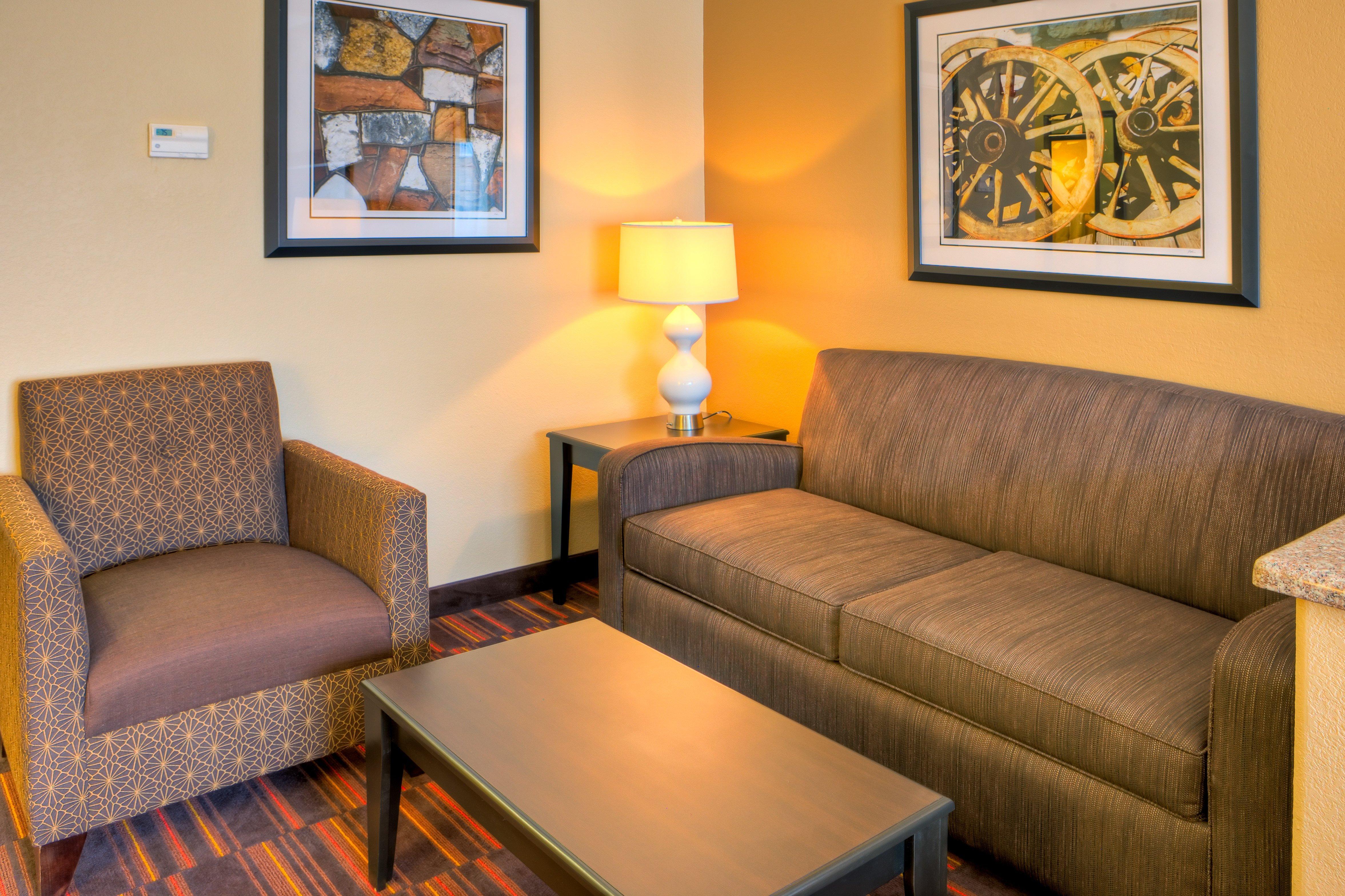 Holiday Inn Express And Suites Granbury By Ihg Exterior photo